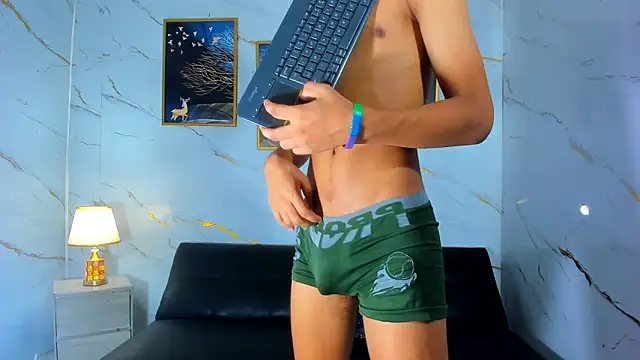 Spicy_guys webcam