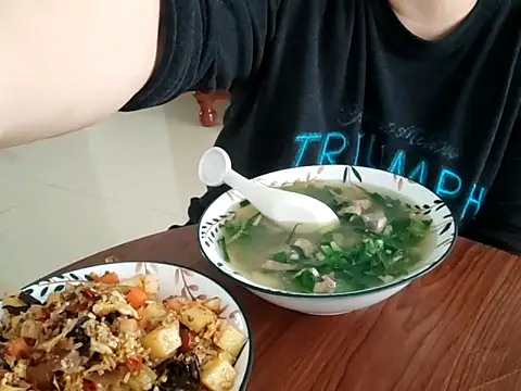 AngelwithEcup webcam