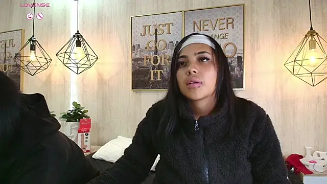 Serena_and_zoe webcam