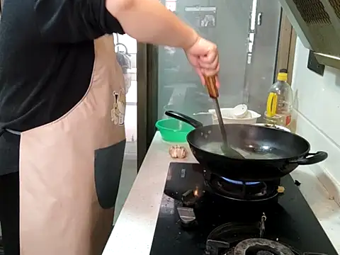 美女AngelwithEcup在线直播