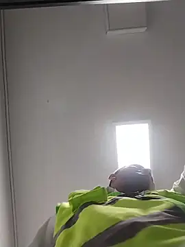 danigarci2307 (Ask my age) - Crucing with friends in work