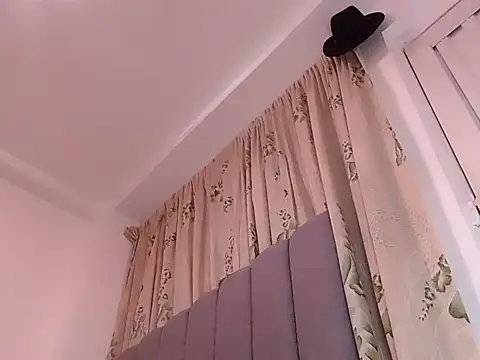 saara_johnson496 webcam