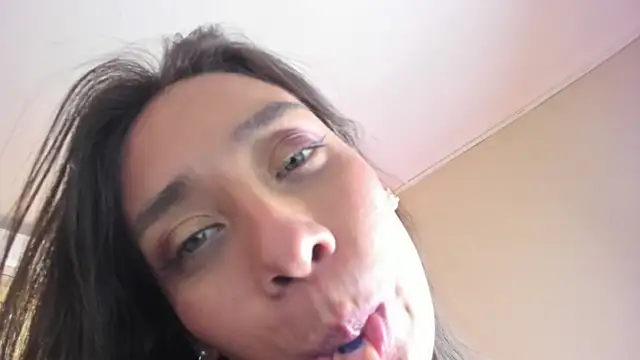 NahimiThompson webcam