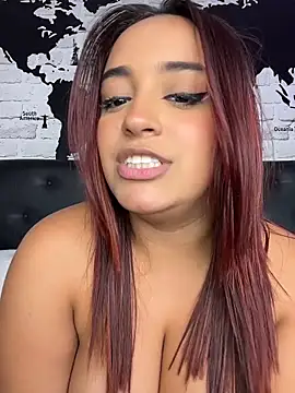 NaughtyNinnaXXX Stripchat cam model