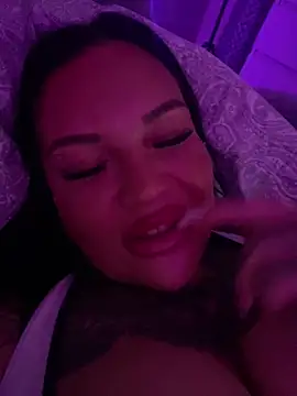 _MelinaCurves_ Stripchat cam model