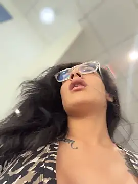 ferrarifrench - FerrariFrench's free webcam - UK Sex Cams