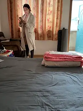 美女xiiuuff18在线直播