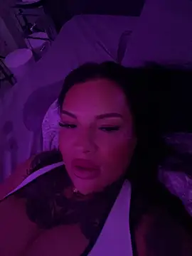 _MelinaCurves_ webcam