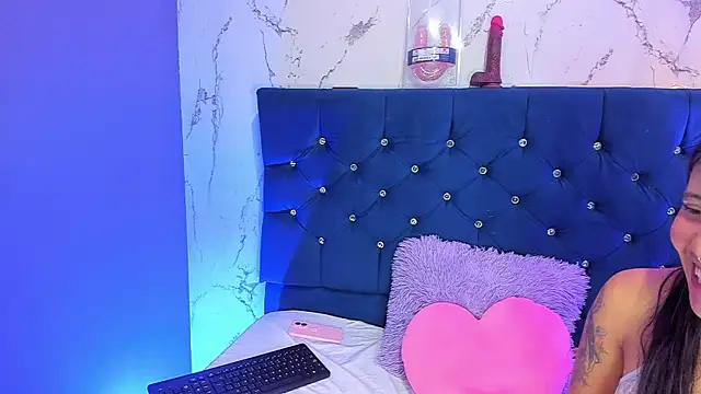 Dakotaa_Johnson webcam