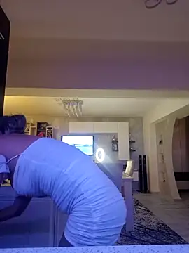 Webcam Model (CelynaRoss)  is live.Free join now!