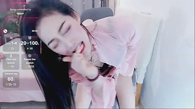 美女yaoyao-baby520在线直播