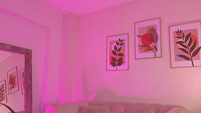 dahianawalcott - DahianaWalcott's free webcam - UK Sex Cams