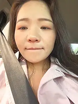 xiaochengzi505 (F milf) - 无内衣逛商场1小时