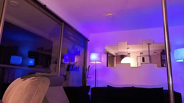 mandi4pole_ (F young) - LAST TIP CONTROL MY TOY