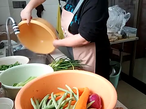 AngelwithEcup webcam