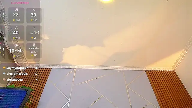 charlottee_white webcam