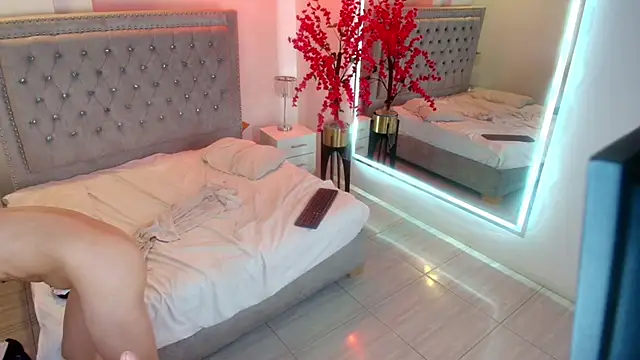 Juliieta_gray webcam