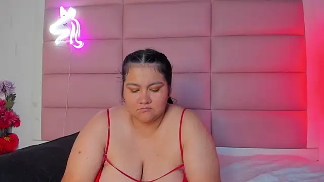 AmaranttayLunay webcam