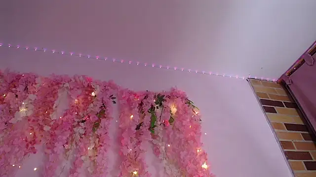 atenea_red (F young) - Full Naked And Tits Job