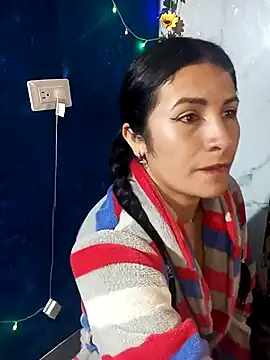 laurahotdirty webcam