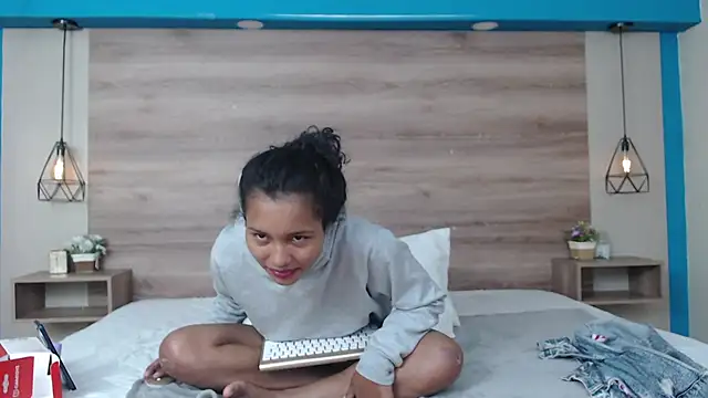 Lili_Lavander webcam