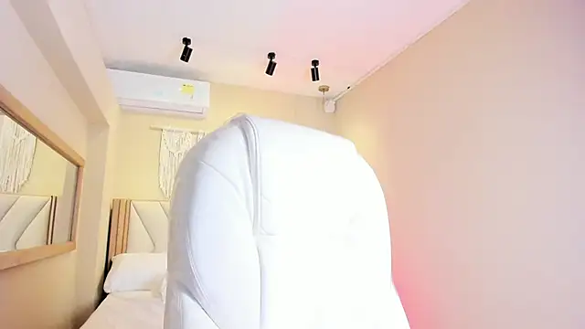 NahimiThompson webcam