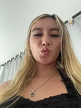 MaryDeniro webcam