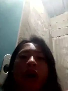 YourHotMenxie18 webcam