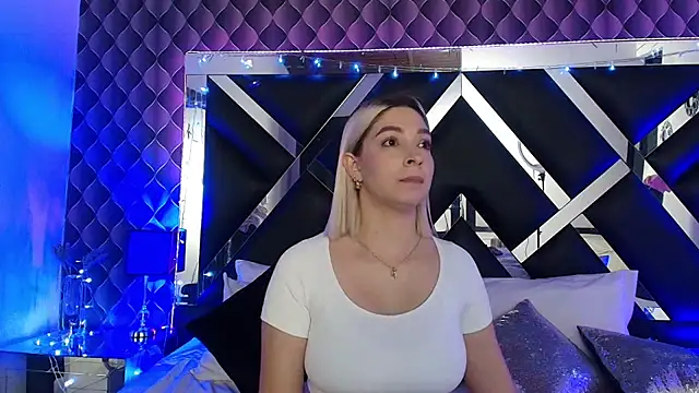 victoriaa_lee_ webcam