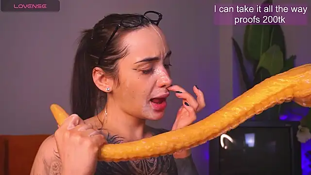 EvaCanton Stripchat cam model