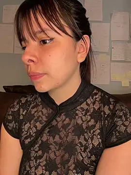 Canneela Stripchat cam model