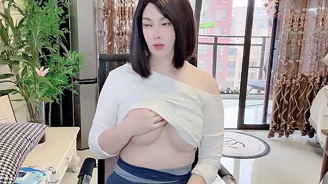 10ve1y Stripchat cam model