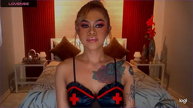 stellastrong30 - StellaStrong30's free webcam - UK Sex Cams