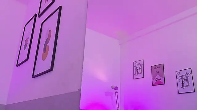 cutepetitee - Cutepetitee's free webcam - UK Sex Cams