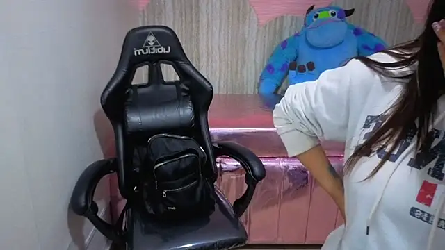 zedin02_a - Zedin02_a's free webcam - UK Sex Cams