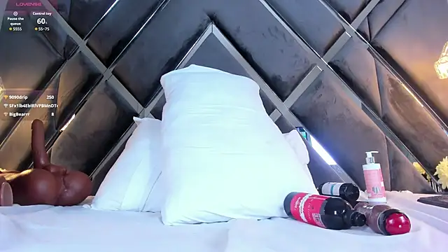 Ivonne_Millerr webcam