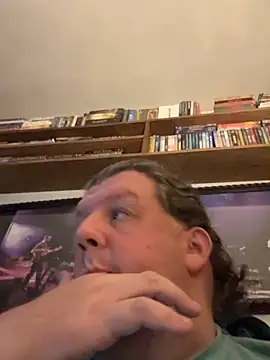 stephanie1984 (Ask my age) - I sit on the toilet for 2 minutes