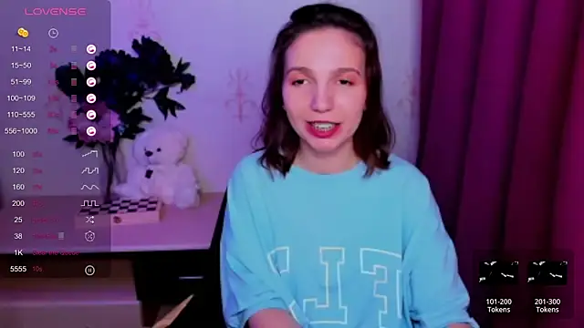 KindHazelHere_ webcam