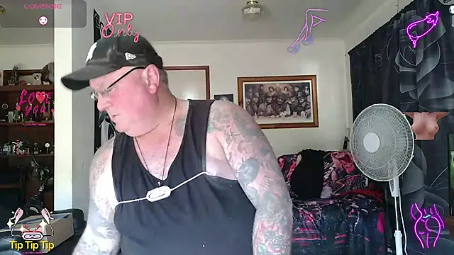 KINKYBLUEYES69 webcam