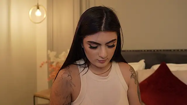 irisbaker (F young) - Underboob tease🔥🍒