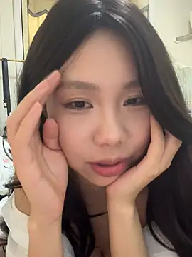 jolie_33 (F young) - 完成目標掰开双腿 看小穴30秒