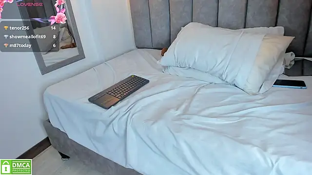 Natasha_Marin webcam