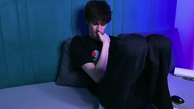 edwardhogan (M twink) - cumshow