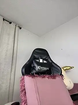 Miaa_love6969 webcam