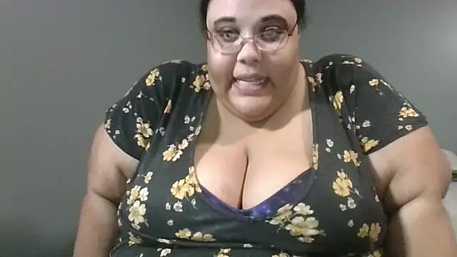 SexyBBW10790 webcam