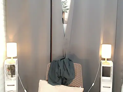 Naughtyxhuntress webcam