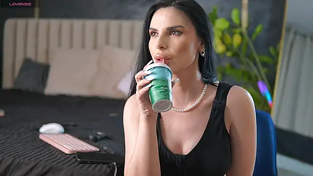 CharmingChrisss webcam