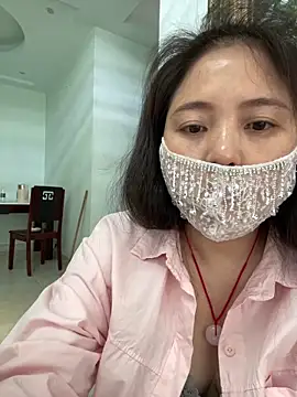 美女tianwei2567在线直播