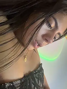 Lilybeeth live sex cam