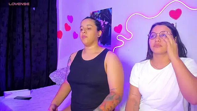 Dilan_and_Mia webcam